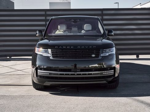Used 2023 Land Rover Range Rover SE image 13