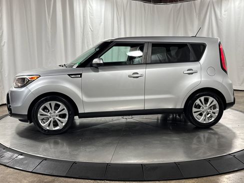 Used 2016 Kia Soul + w/ Audio Package FWD image 6