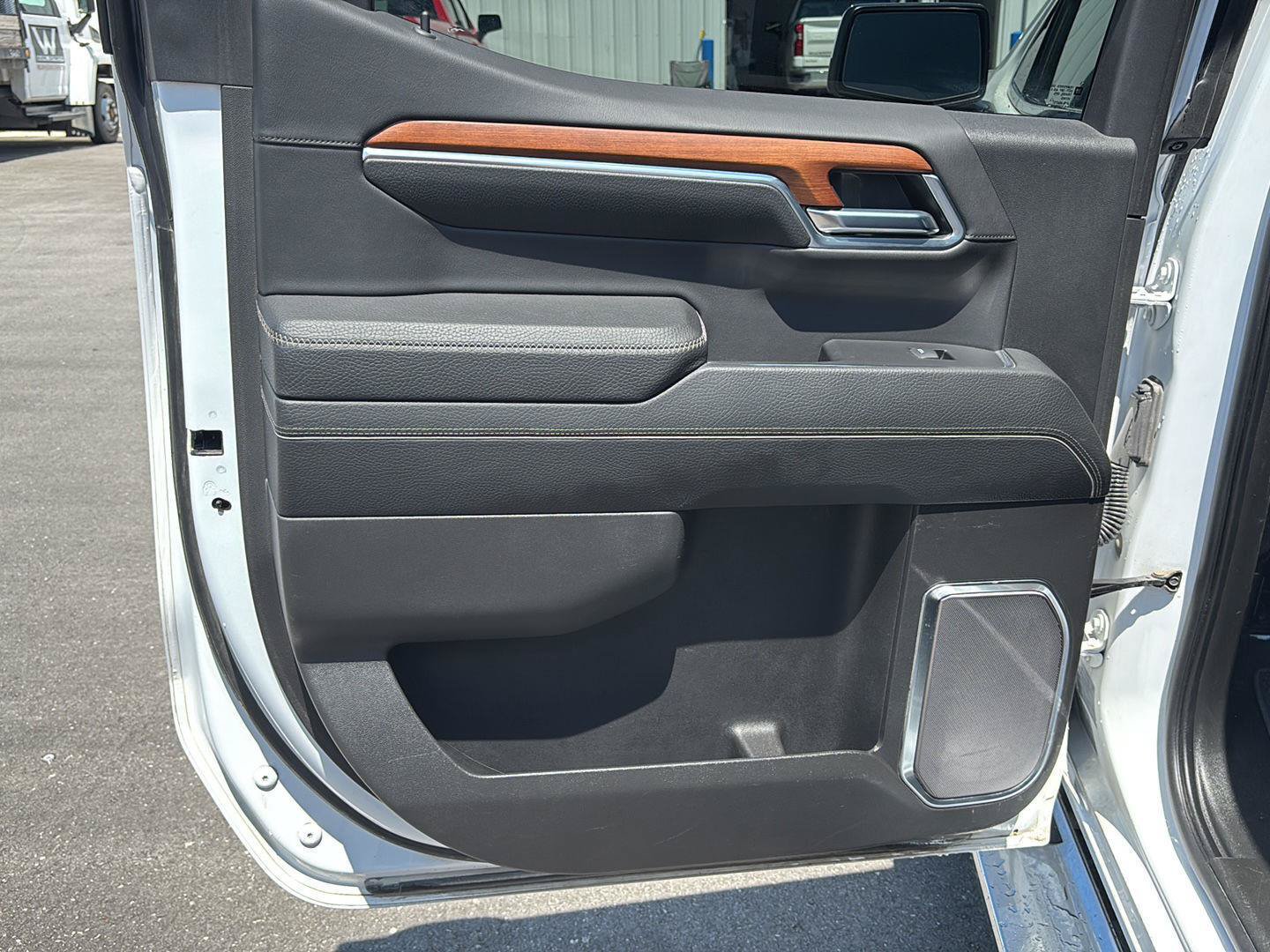 Used 2022 GMC Sierra 1500 Denali w/ Technology Package AWD/4WD image 19