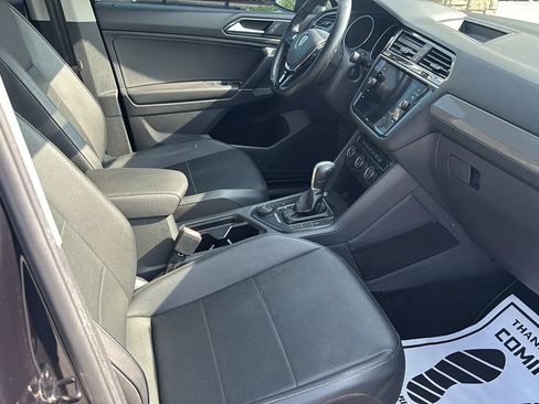 Used 2018 Volkswagen Tiguan SE w/ Panoramic Sunroof Package AWD/4WD image 41