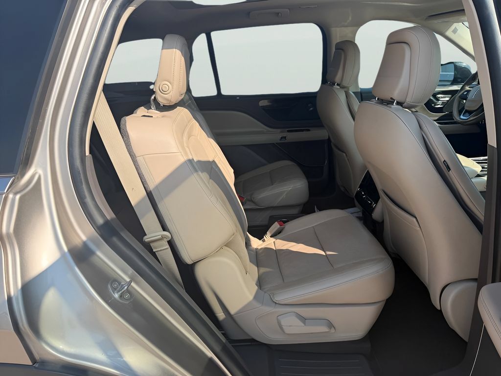 Used 2020 Lincoln Aviator Reserve w/ Equipment Group 201A RWD image 31