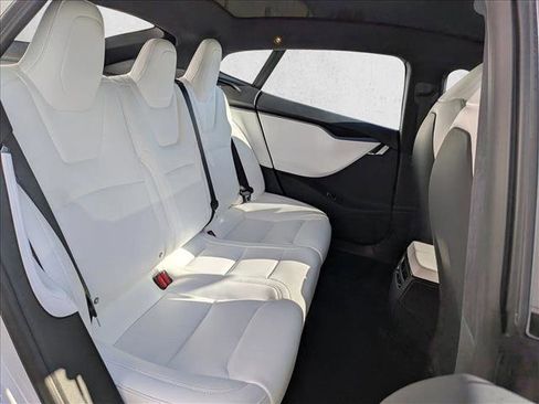 Used 2021 Tesla Model S Long Range Plus image 22