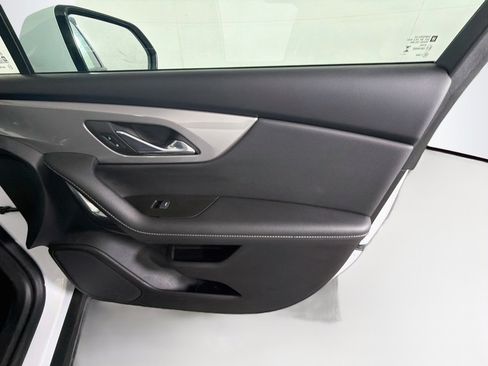 Used 2025 Chevrolet Blazer LT FWD image 31