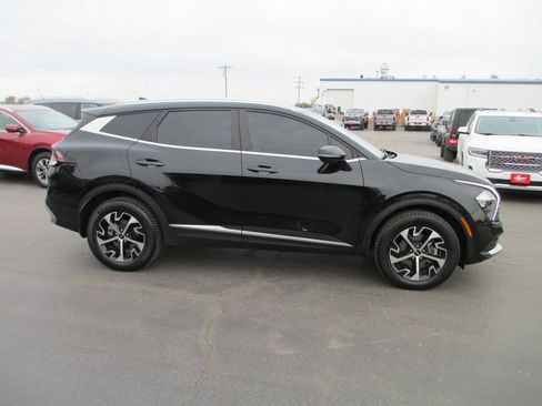 Used 2023 Kia Sportage EX image 4