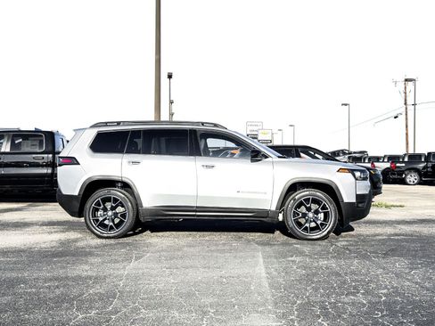 New 2026 Jeep Cherokee Limited AWD/4WD image 8