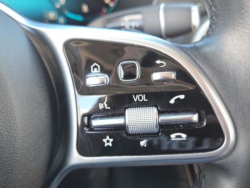 Certified 2022 Mercedes-Benz GLC 300 image 23