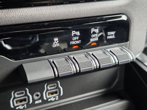 Certified 2025 RAM 1500 Big Horn AWD/4WD image 13