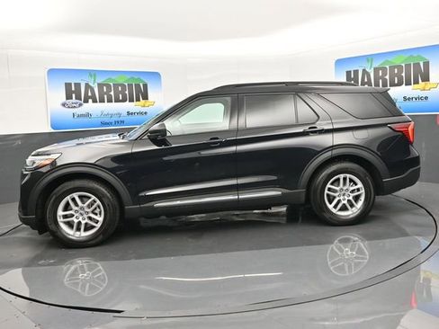 New 2025 Ford Explorer Active w/ Active Comfort Package image 2