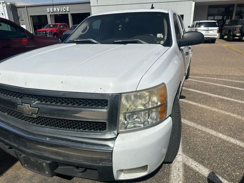 Used 2007 Chevrolet Silverado 1500 LT w/ 2LT Audio Package RWD image 2