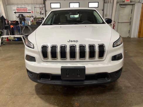 Used 2017 Jeep Cherokee Sport w/ Safety Group image 2