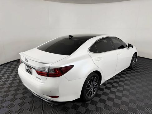 Used 2016 Lexus ES 350 w/ Luxury Package w/Wood Trim FWD image 8