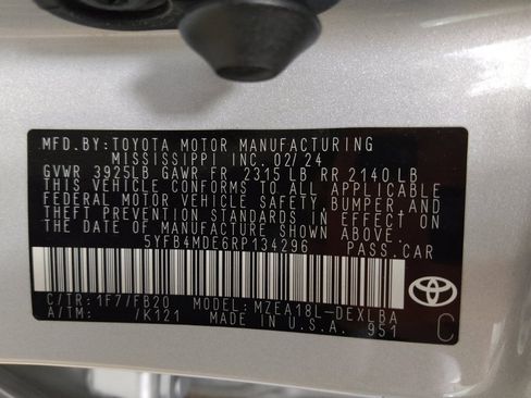 Used 2024 Toyota Corolla LE FWD image 33