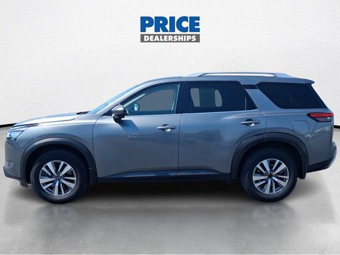 Used 2023 Nissan Pathfinder SL AWD/4WD image 9