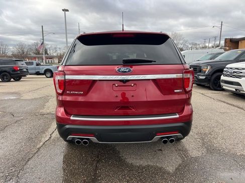 Certified 2018 Ford Explorer Platinum image 5