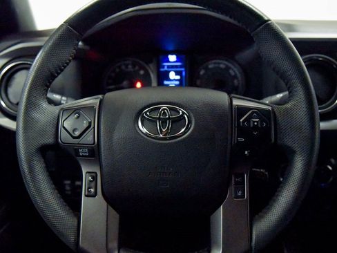 Used 2022 Toyota Tacoma TRD Sport image 23