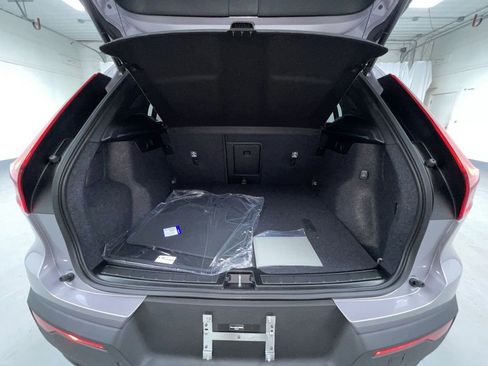 New 2026 Volvo XC40 B5 Ultra w/ Climate Package image 10