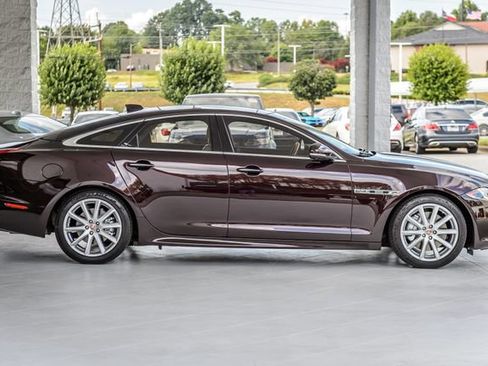 Used 2016 Jaguar XJ R-Sport RWD image 59