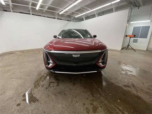 Certified 2025 Cadillac Lyriq Luxury w/ LPO, Floor Liner Package image 9