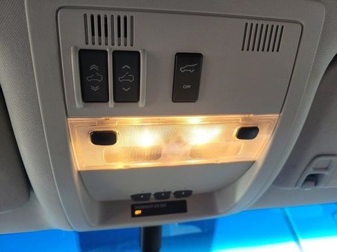 Used 2013 Cadillac Escalade Luxury image 13