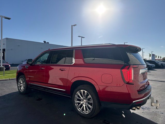 Used 2024 GMC Yukon XL Denali w/ Advanced Technology Package AWD/4WD image 4