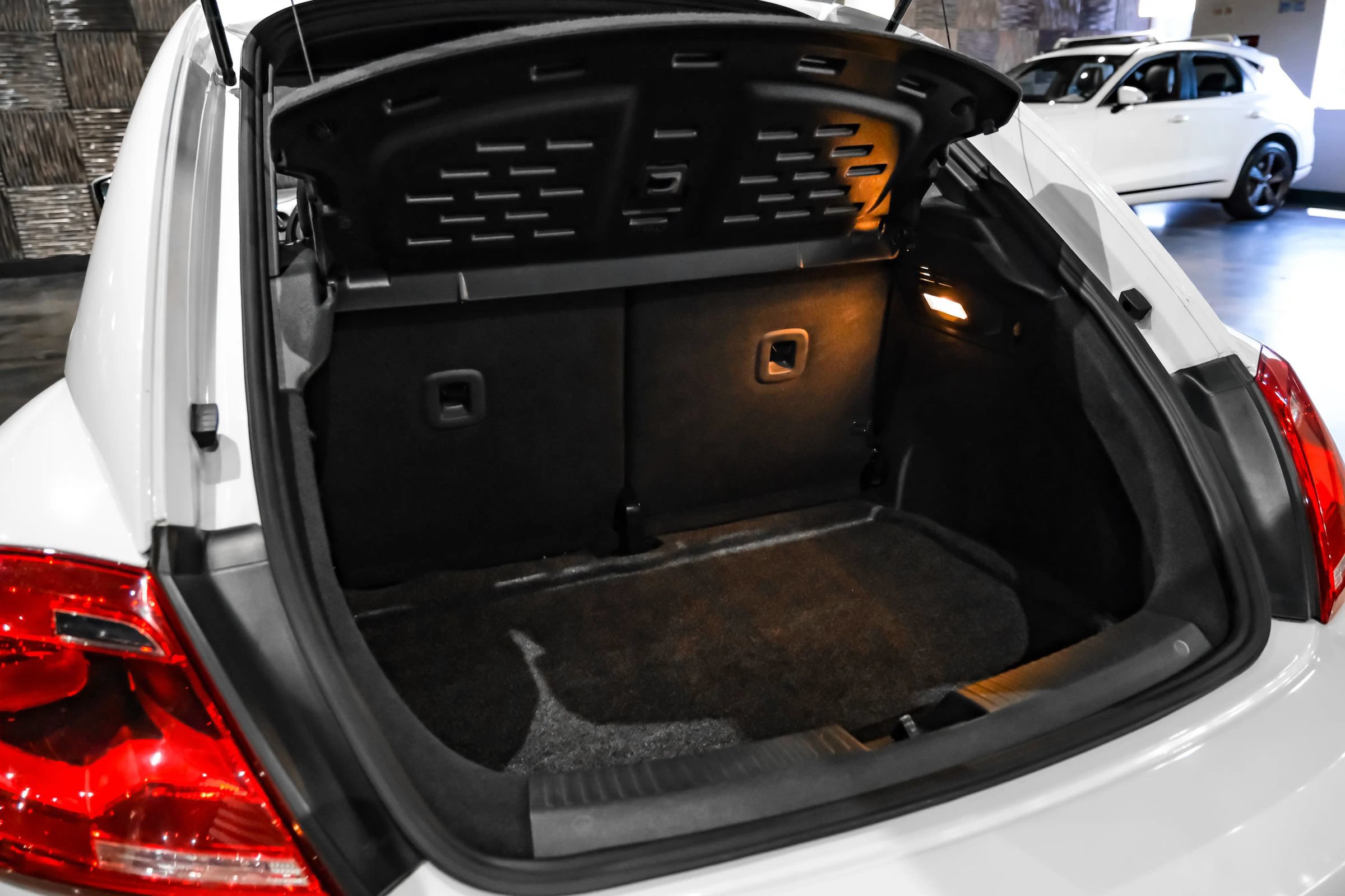 Used 2015 Volkswagen Beetle 1.8T FWD image 30