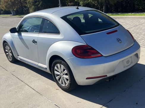 Used 2014 Volkswagen Beetle 2.5 image 8