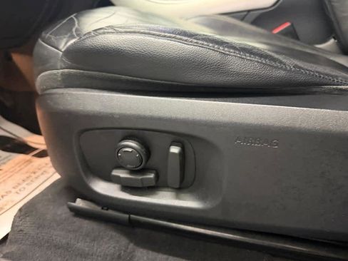 Used 2016 Land Rover Range Rover Evoque SE image 13