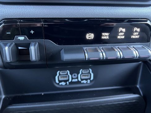 Used 2024 RAM 2500 Big Horn w/ Off Road Package image 42