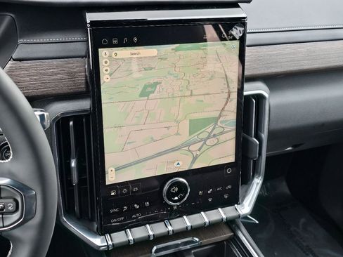 New 2026 GMC Acadia Denali w/ Super Cruise Package image 21