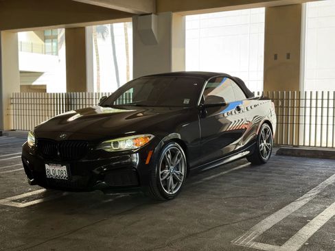 Used 2016 BMW M235i Convertible image 9
