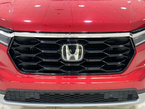 Used 2023 Honda Pilot Touring image 4