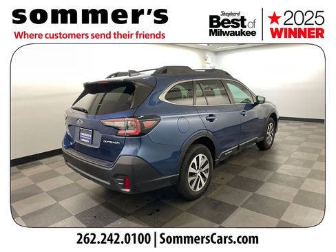 Used 2020 Subaru Outback Premium image 5