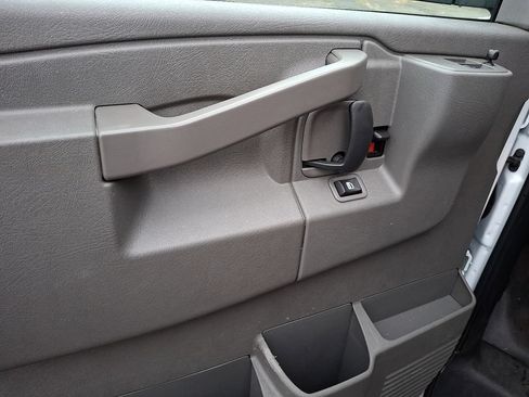Used 2025 GMC Savana 2500 w/ Driver Convenience Package RWD image 18