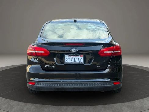 Used 2017 Ford Focus SE image 5
