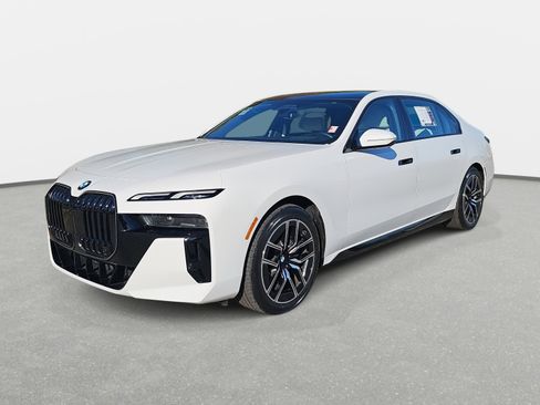 Certified 2025 BMW 740i image 1