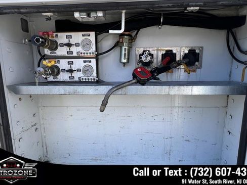 Used 2019 Freightliner Sprinter 3500 w/ Premium Package RWD image 28