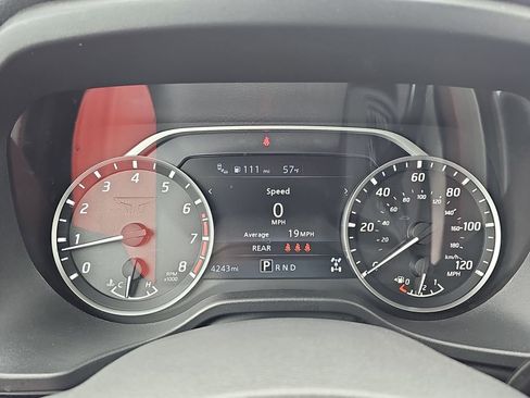 Used 2024 Nissan Titan SV w/ SV Convenience Package image 23