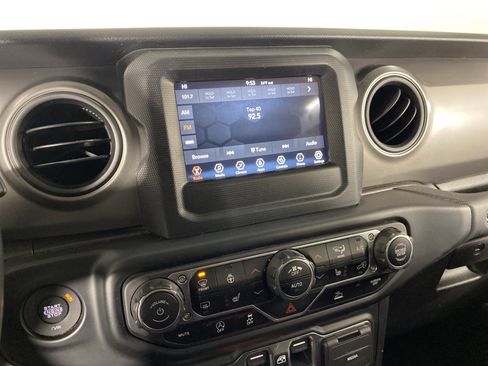 Used 2022 Jeep Gladiator Sport image 34