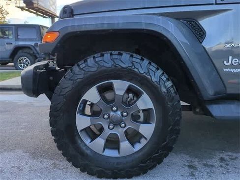 Used 2019 Jeep Wrangler Unlimited Sahara image 13