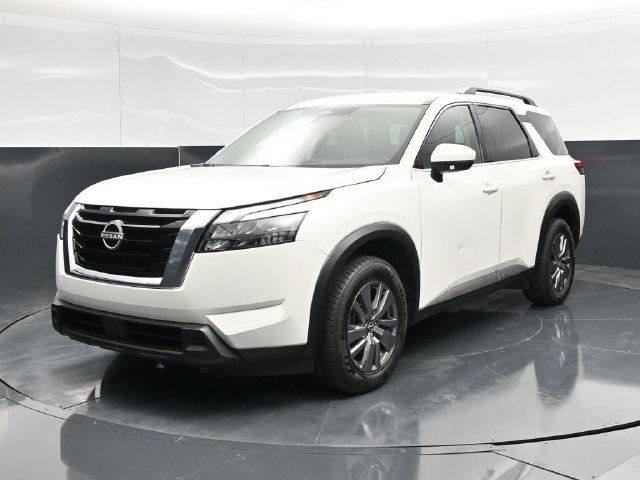 Used 2025 Nissan Pathfinder SV FWD image 8