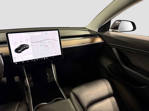 Used 2018 Tesla Model 3 Long Range image 22