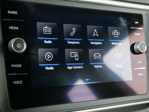 Used 2021 Volkswagen Atlas Cross Sport SE FWD image 13