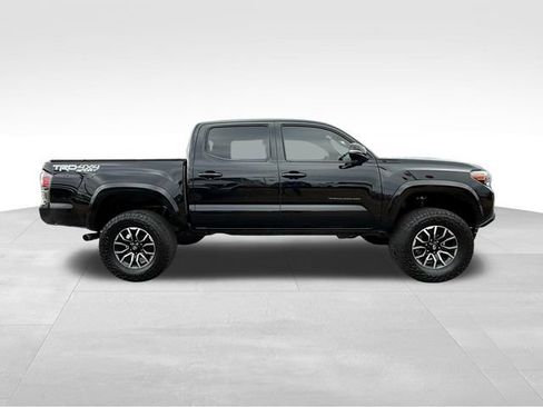 Used 2022 Toyota Tacoma TRD Sport image 2