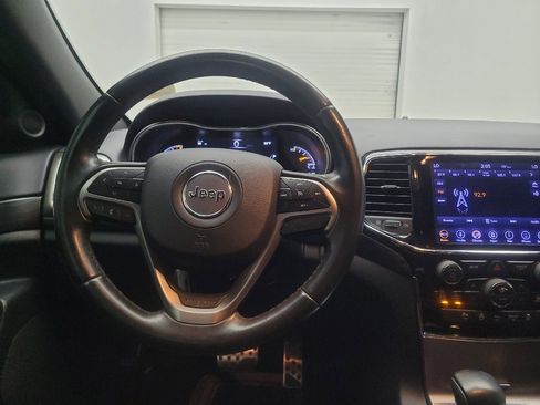 Used 2019 Jeep Grand Cherokee Laredo w/ 18" Wheel & 8.4" Radio Group AWD/4WD image 22