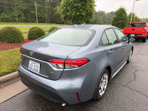 Used 2025 Toyota Corolla LE FWD image 5