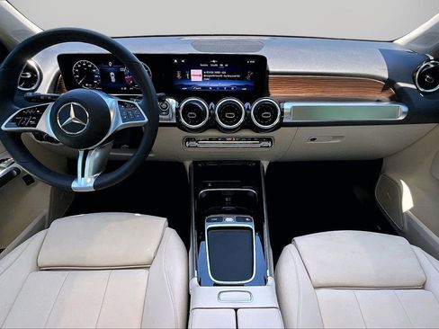 Used 2026 Mercedes-Benz GLB 250 image 14