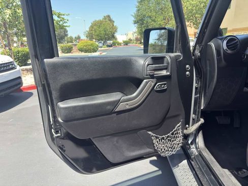 Used 2013 Jeep Wrangler Unlimited Sport image 31