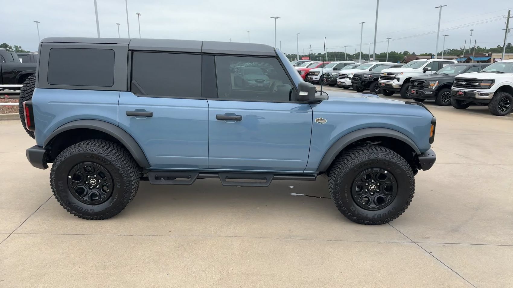 Used 2024 Ford Bronco Wildtrak AWD/4WD image 2