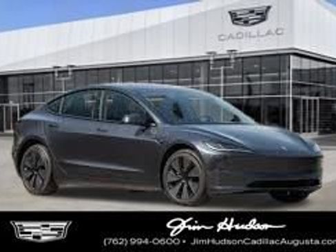Used 2025 Tesla Model 3 RWD image 1