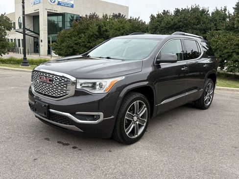 Used 2019 GMC Acadia Denali w/ Technology Package AWD/4WD image 18